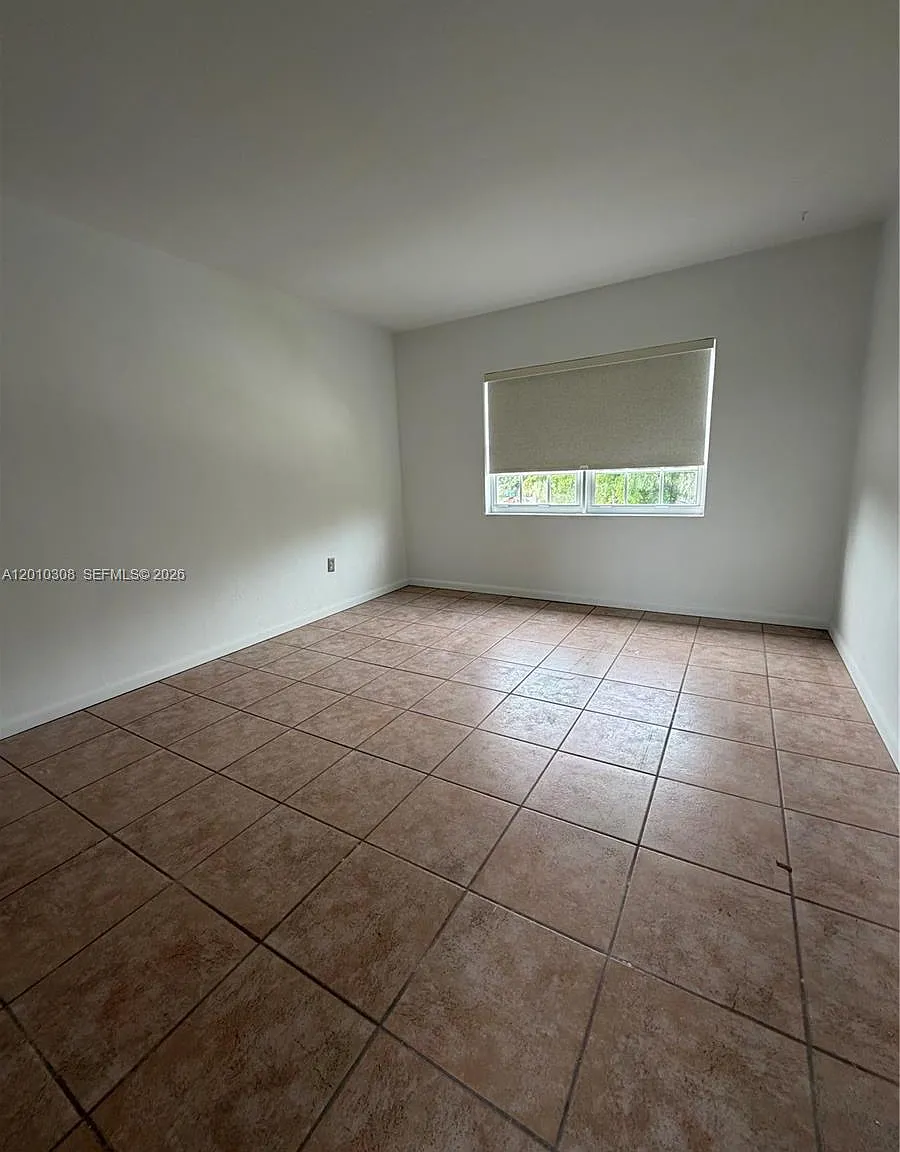 Gables View — Photo 3