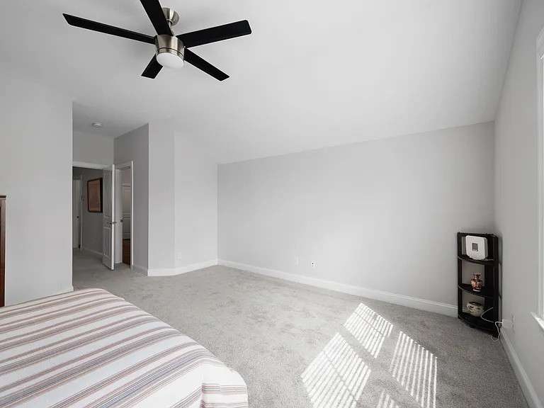 4260 Longleaf Pl — Photo 32
