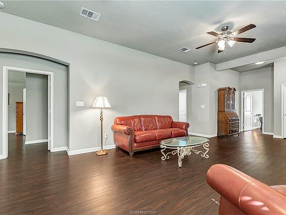 4th image of 1748 Twin Pond Cir