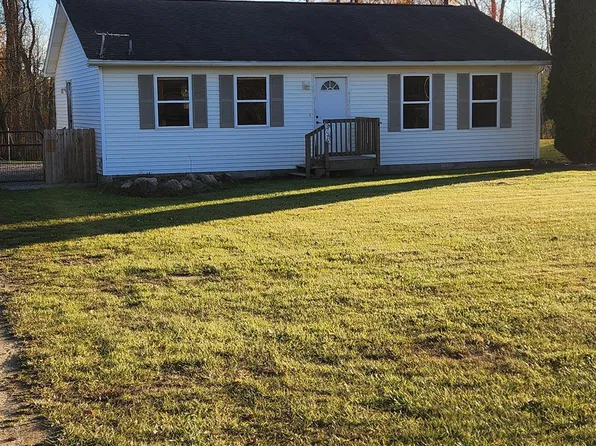 3040 Phelps Lake Rd, Mayville, MI 48744