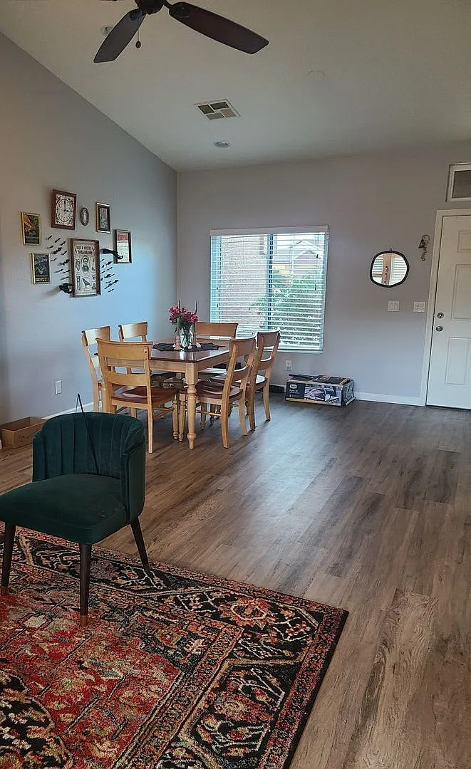 2 bed, 2.0 bath, 1373 sqft, $2,075 — Photo 3