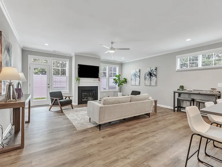 1720 Ballard Dr — Photo 5
