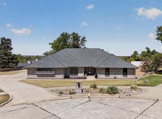6 Pebble Creek Rd, Norman, OK 73072