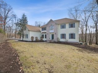 79 Stonybrook Rd, Towaco, NJ 07082