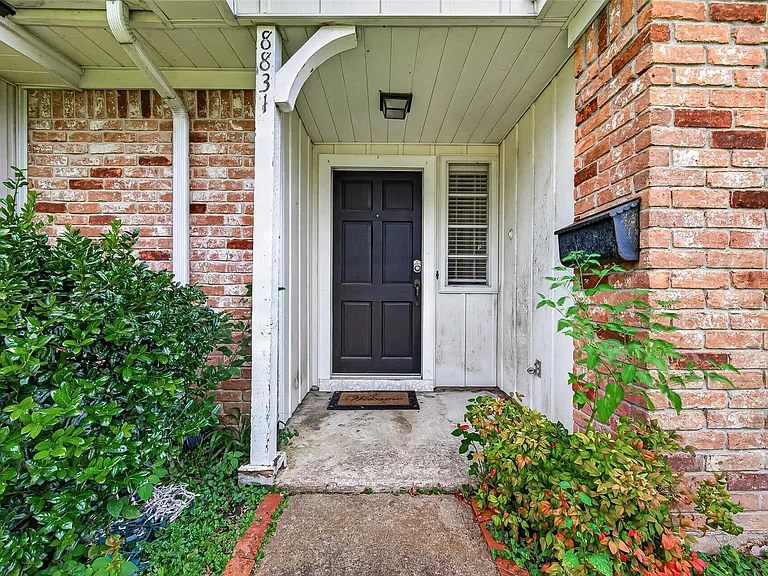 8831 Sandstone St — Photo 4