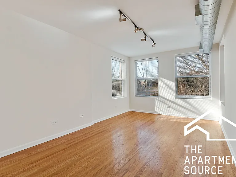 2530 W Leland Ave #1 — Photo 5
