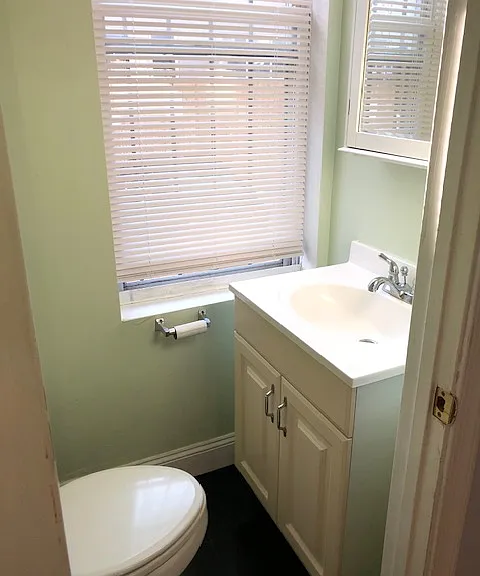 633 Gresham Pl NW — Photo 10