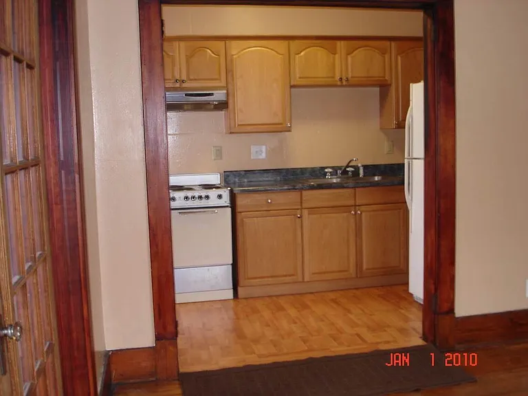 217 W La Rua St — Photo 7