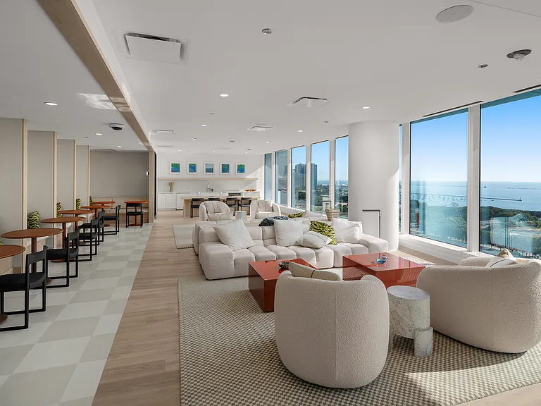 1000M Apartments — Photo 21