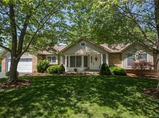 511 Gray Barn Ln, Saint Louis, MO 63122