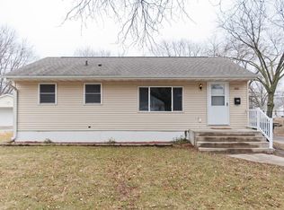 1661 9th St NW, Cedar Rapids, IA 52405