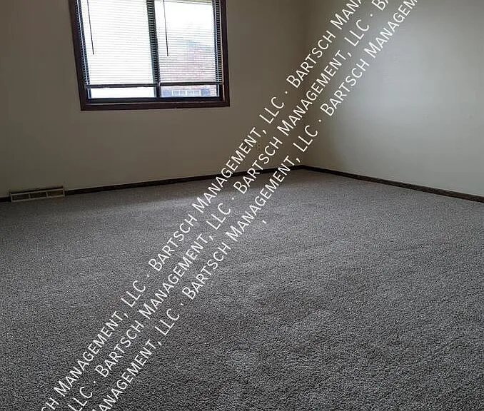 4217 N 104th St #3 — Photo 8