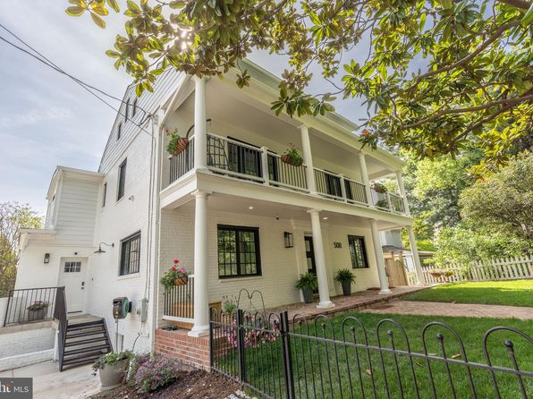 5011 Chevy Chase Pkwy NW, Washington, DC 20008