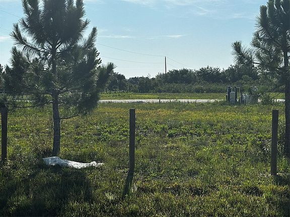 4th image of 15992 NW 278th Street