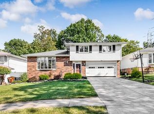 7371 Meadow Ln, Parma, OH