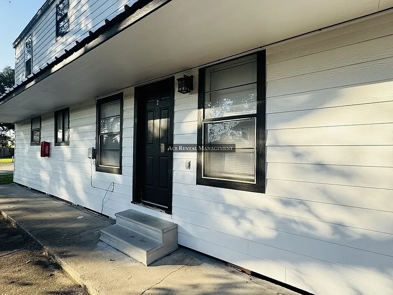 1122 Dallas St #2 — Photo 9