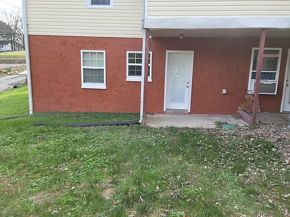 2nd image of 402 Lakeview Dr #B