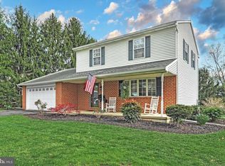 5 McCullough Dr, Glen Rock, PA 17327