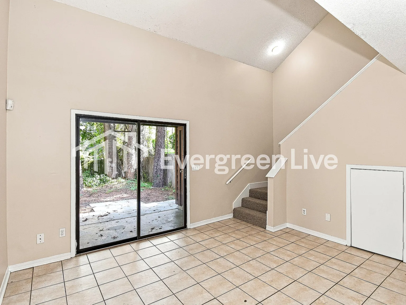 2 bed, 2.0 bath, 1031 sqft, $1,245 — Photo 2