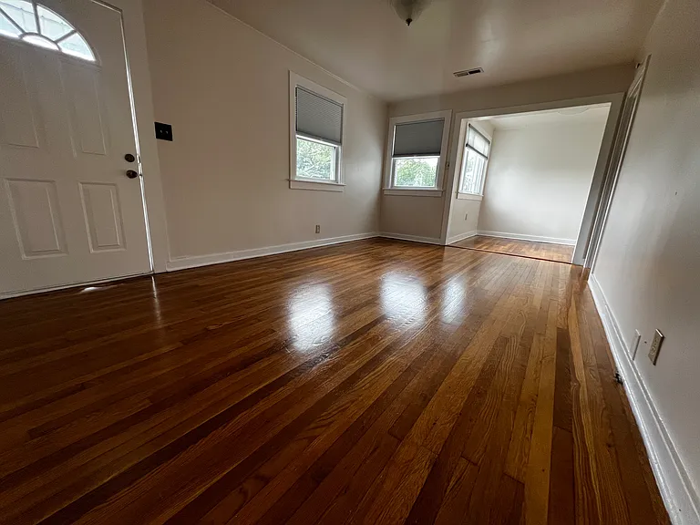 516 Highland Ave — Photo 2