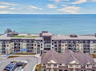 35 Southshore Cres #221, Hamilton, ON L8E 0J2