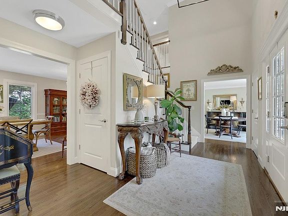 5th image of 84 Le Clerc Ave