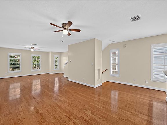 4th image of 1708 Elgin St