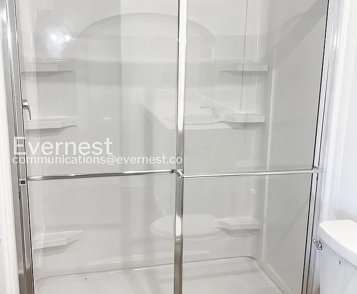 6673 Hollywood Ave — Photo 9