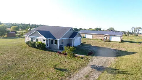 123 E Leinaar Rd photo 1