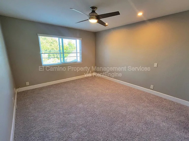 1728 Lake St — Photo 32