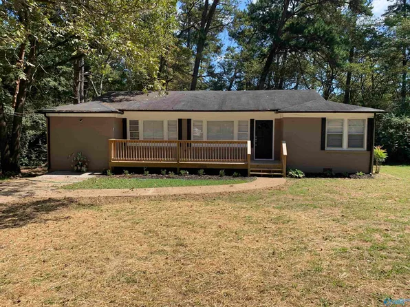 211 Harwood Dr, Gadsden, AL 35901