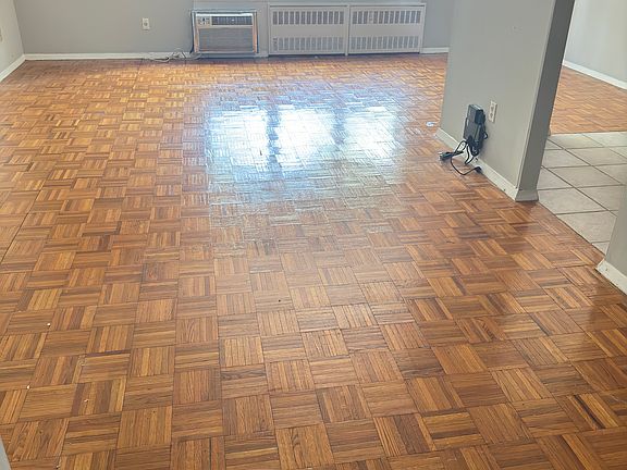 2nd image of 4430 Douglaston Pkwy #2CA
