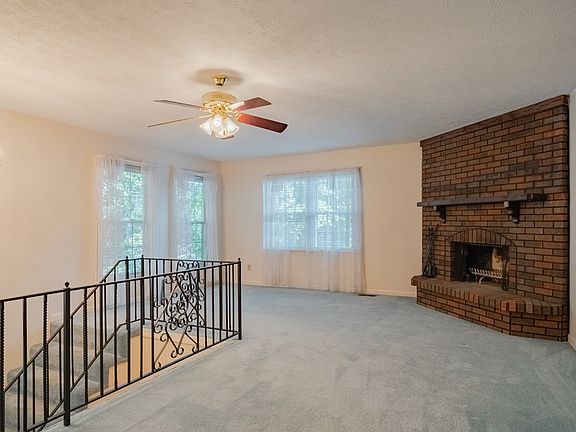 5th image of 264 Dogwood Ln