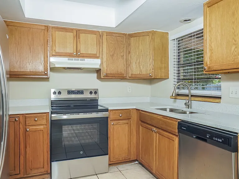 2264 Silver Maple Ct — Photo 8