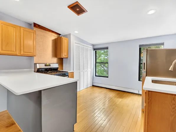 10 Carroll Street image 16 of 21