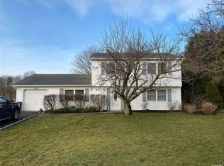 44 Oleeta Rd, Mount Sinai, NY 11766