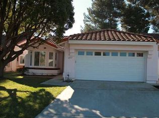 1213 Brewley Ln, Vista, CA 92081