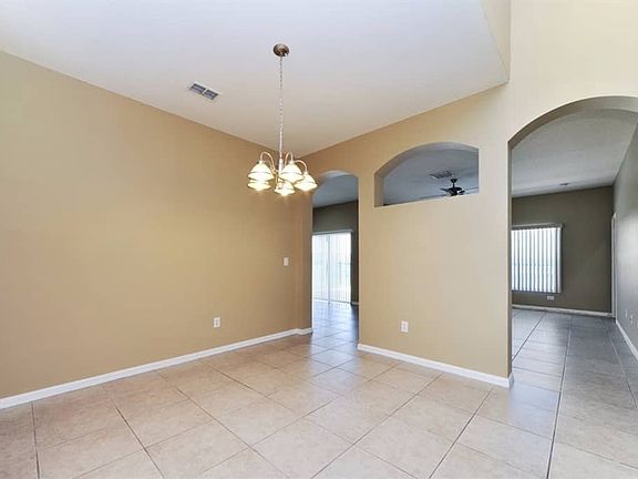4th image of 23714 Hastings Way