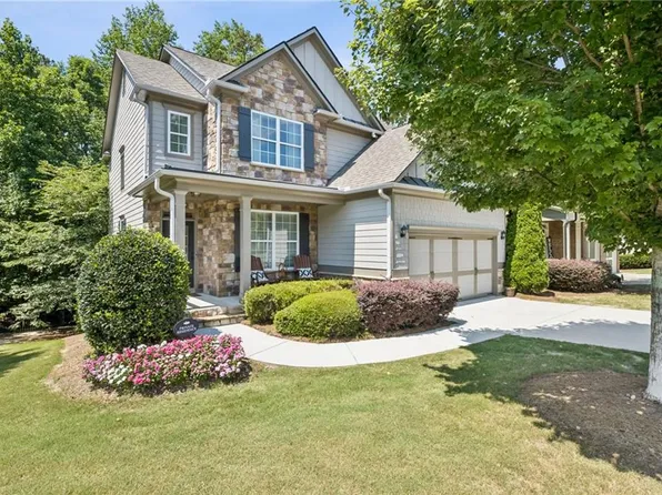 6904 Big Sky Dr, Flowery Branch, GA 30542