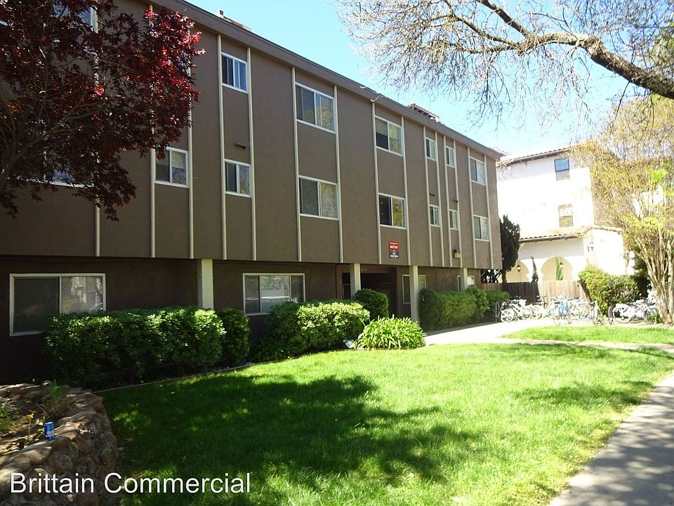2nd image of 217 B St APT 11
