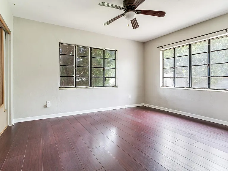 2514 W Gray St — Photo 29