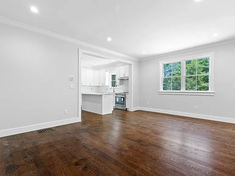 35 Old Bedford Rd #B — Photo 5