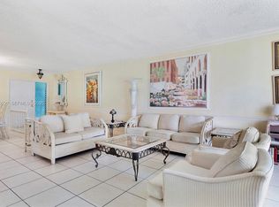 1700 NE 191st St APT 110, Miami, FL 33179