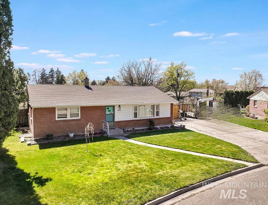 1st image of 535 Yellowstone Dr