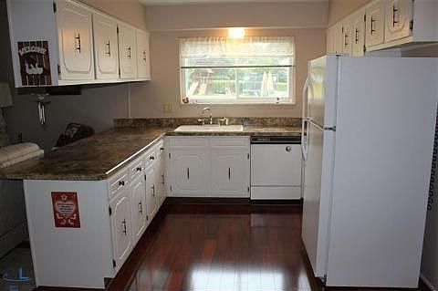 2nd image of 3601 Balfour Dr