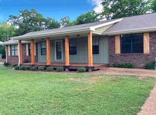 5620 Landrum Dr, Ooltewah, TN 37363