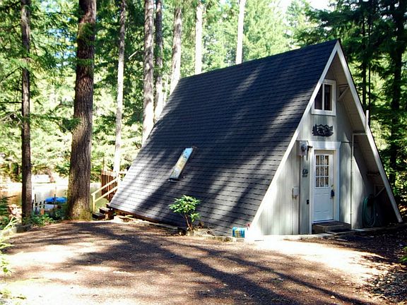 2nd image of 451 NE Collins Lake Dr