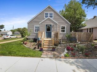 922 6th Ave W, Williston, ND 58801