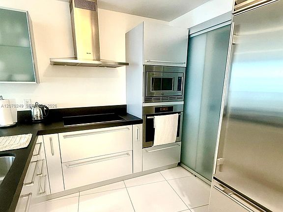 3rd image of 18201 Collins Ave APT 908