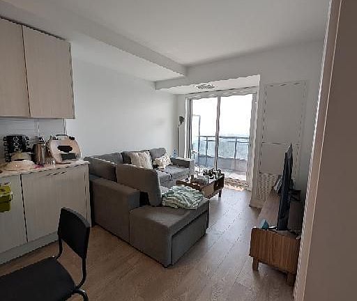 5th image of 286 Main St #1410
